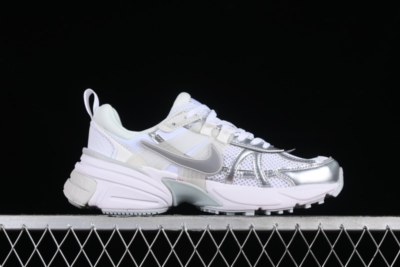 Nike Runtekk Run Retro Low-Top Running Shoes with Cushlon Midsole and Anti-Slip Design - FD0736-104