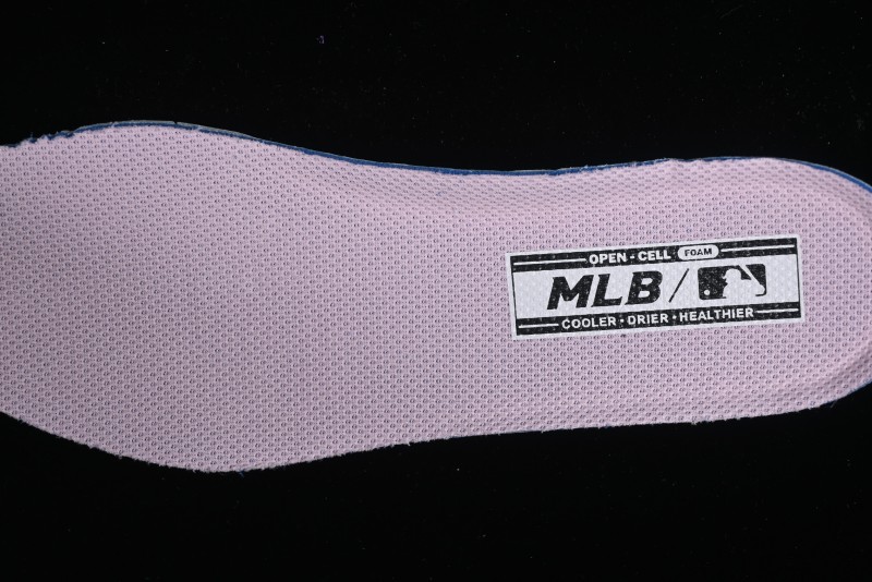 MLB NY Chunky Liner New York Yankees Velcro Print Logo Lightweight Platform Casual Sneakers - 3ASXCMM4N50PKS