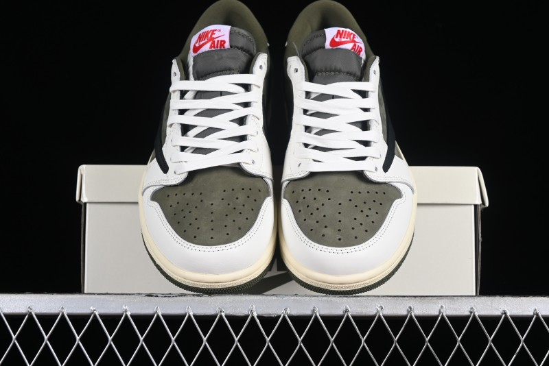 Nike Travis Scott x Air Jordan 1 Low OG Retro Sneakers DM7866-200