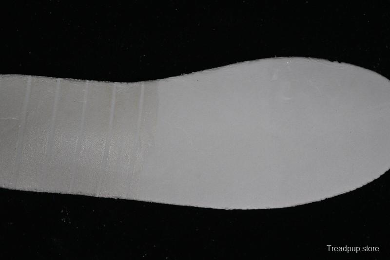 Nike Supreme x Nike SB Dunk Low Casual Skate Shoes in Beige Grey - RM2308-233