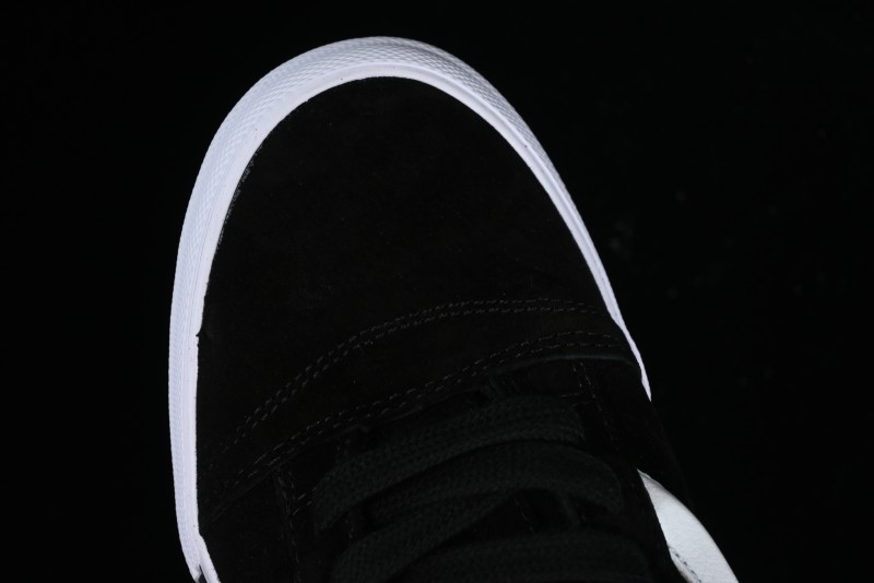Vans Classics Knu Skool Retro Skate Shoes with Enlarged Toe and Thickened Tongue - VN0009QCWBL