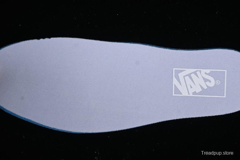 Vans Hylane Series Retro Sneakers with Iconic Side Stripes - VN000D1J689