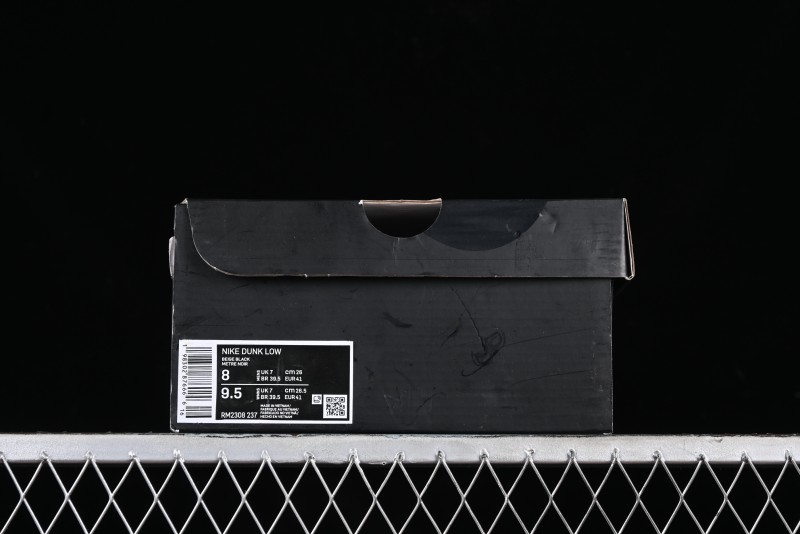 Nike Supreme x SB Dunk Low Casual Skate Shoes in Black and Beige - RM2308-237