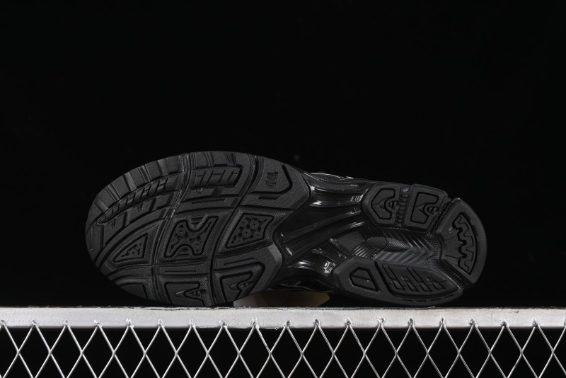 Asics Gel-Kayano 14 Running Shoes with Breathable Design and Professional Cushioning - 1201A019-006