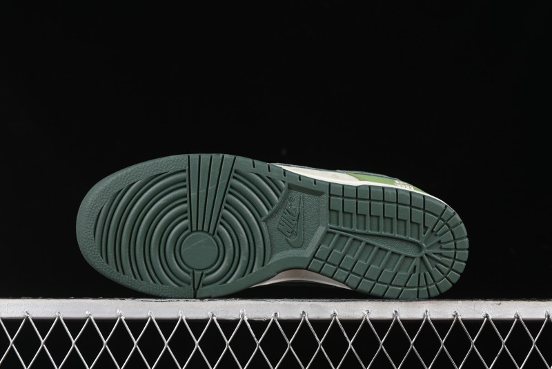 Nike SB Dunk Low UN Collaboration - Flying Spring Green Anniversary High-End Custom Low-Top Casual Skate Shoes - JH8310-959