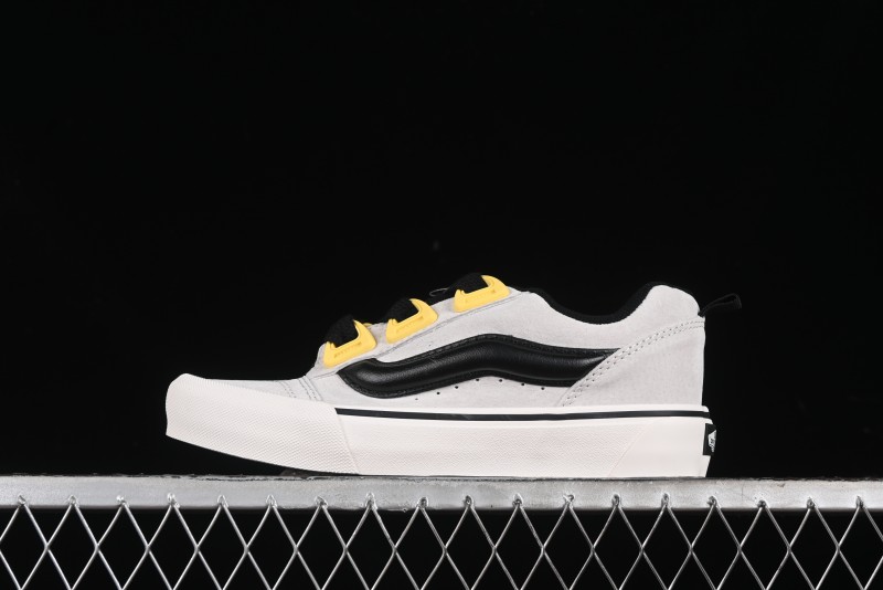 Vans Knu Skool Low Top Retro Casual Vulcanized Sneakers in Grey Black - VN000CZUVA3