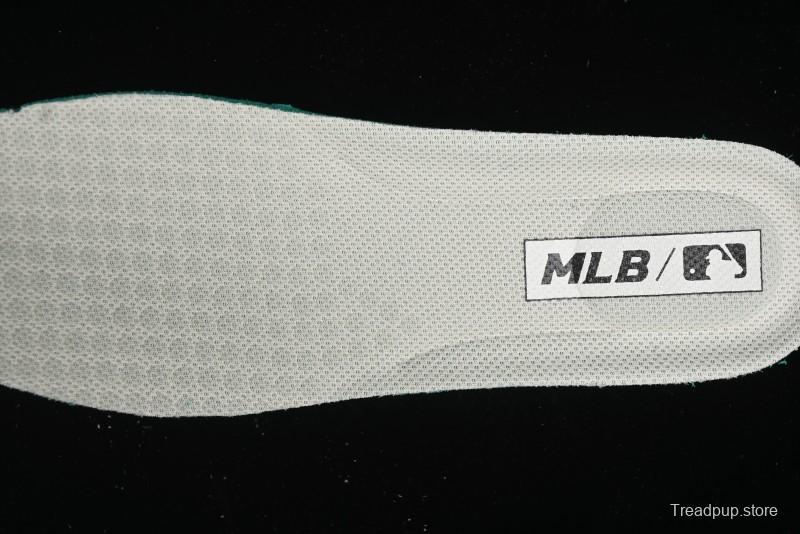 MLB Chunky Classic Base New York Yankees Lightweight Platform Casual Sneakers - 3ASXBMN4N50GRL