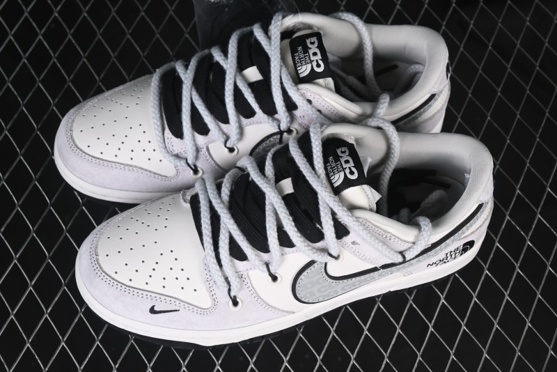 Nike SB Dunk Low The North Face x CDG Collaboration Anniversary Edition Customized Low-Top Skateboarding Shoes - XX3168-307