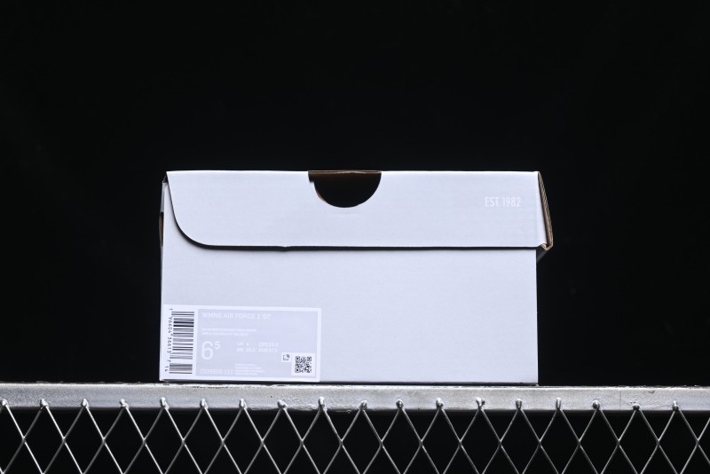 Nike Air Force 1 '07 Low Top Sneakers with Full-Grain Leather and Air Cushion - DD8959-111