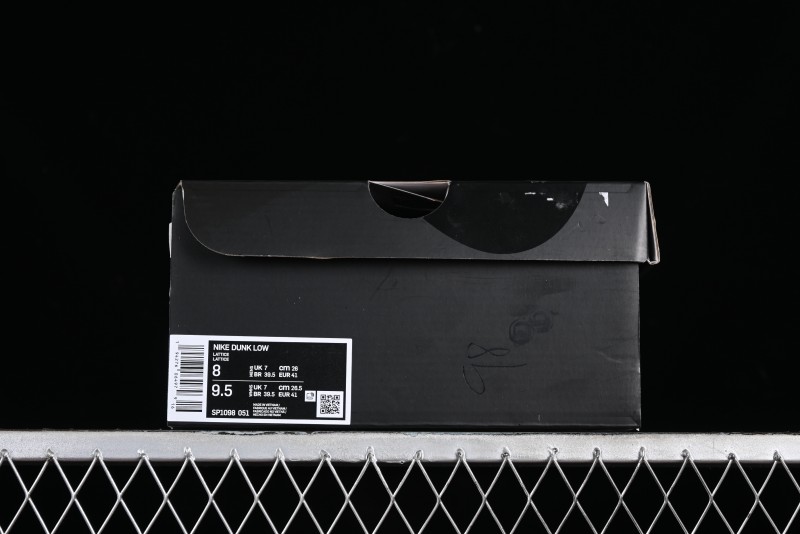 Nike Supreme SB Dunk Low Plaid Colorway Low-Top Casual Skateboarding Shoes - SP1098-051