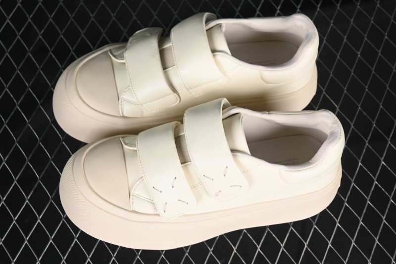 GG-CC Star Same Style Platform Sneakers with Hook and Loop Closure - G23Y6906