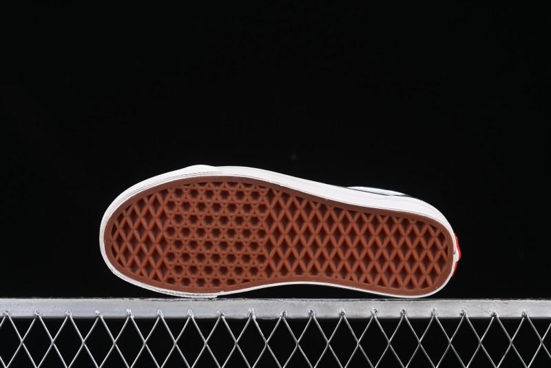Vans Premium Old Skool 36 Retro Skate Shoes with Cushioned Insole - VN000D56239