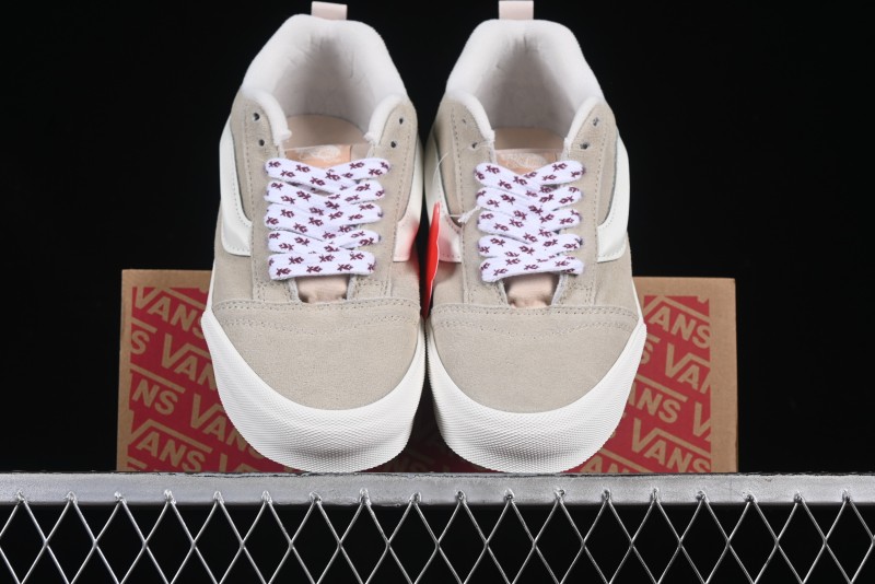 Vans Knu Skool Low-Top Retro Chunky Sneakers - VN000D6ZE2S