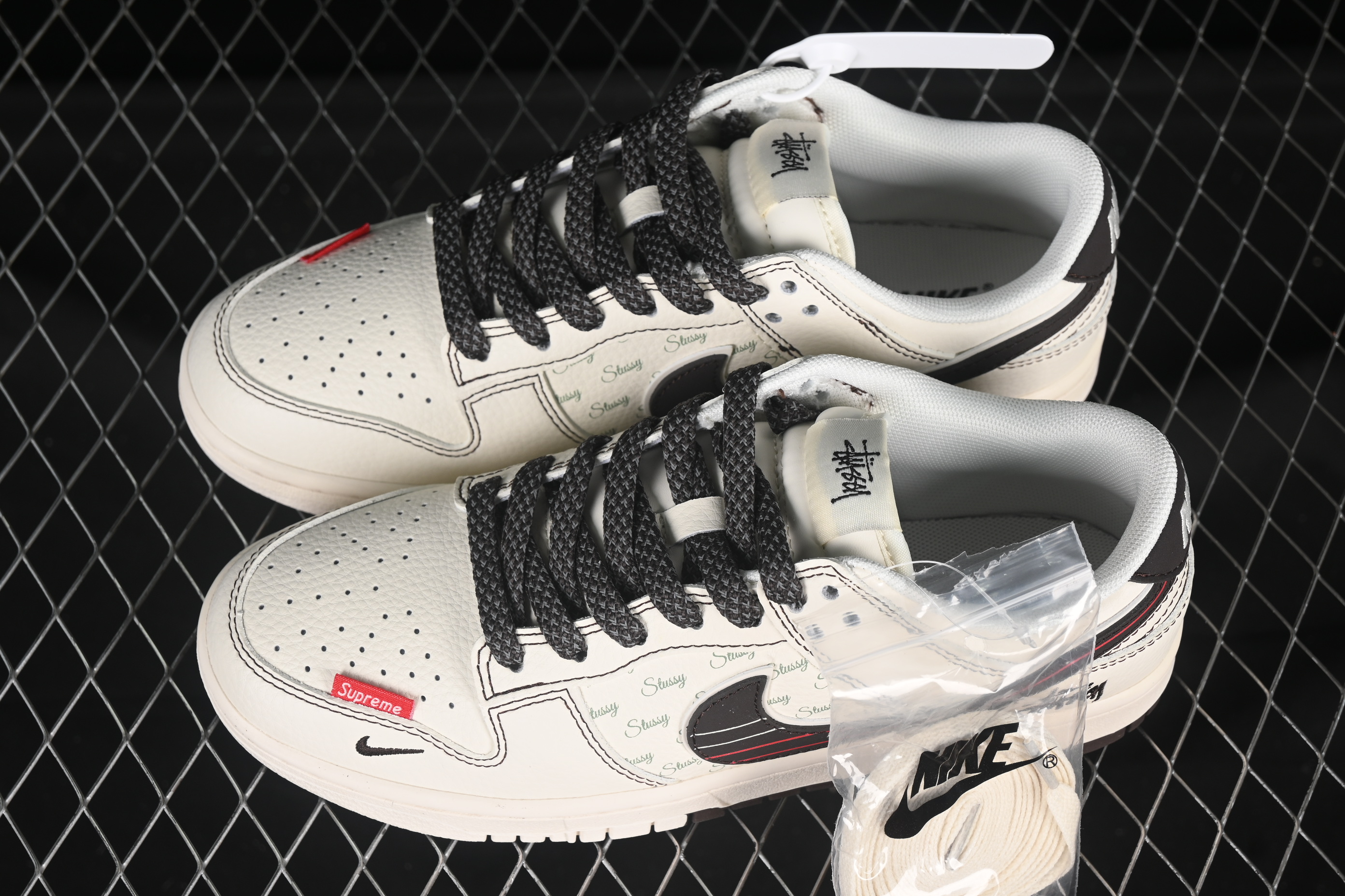 Nike SB Dunk Low Stussy Collaboration Double Red Line Anniversary Custom Low-Top Skate Shoes - XS6089-536
