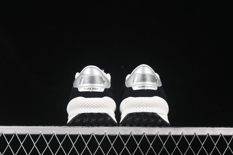 Golden Goose Marathon Comfortable Low-Top Lifestyle Sneakers in White Black - H8D4