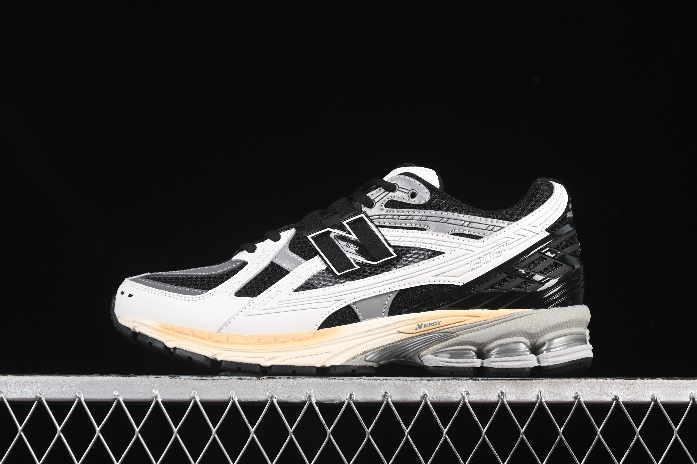 New Balance 1906 Series Retro Dad Style Casual Running Shoes - U1906NC
