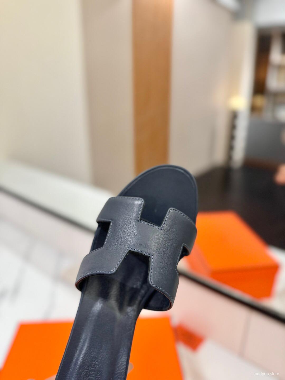 2025 Women Hermès Black Leather Heeled Slippers