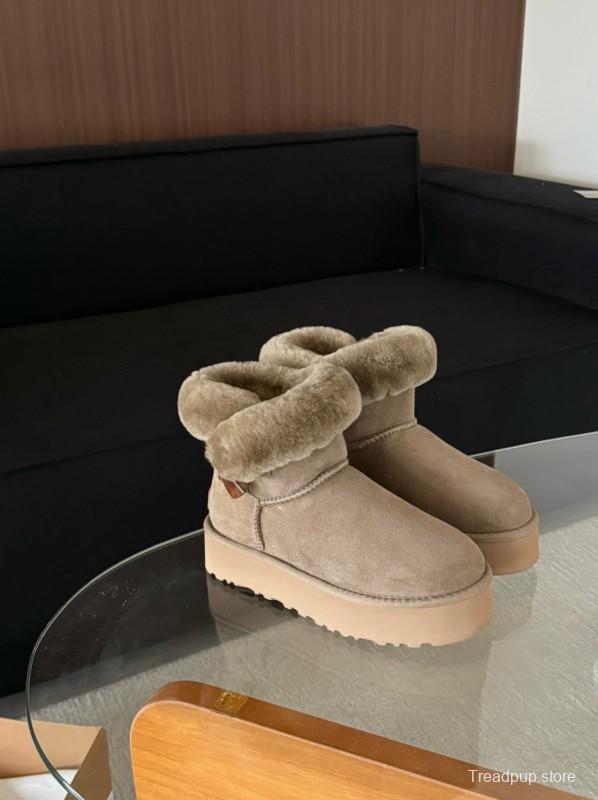 2024 Women UGG Beige Suede Shearling Ankle Boots MJ00170