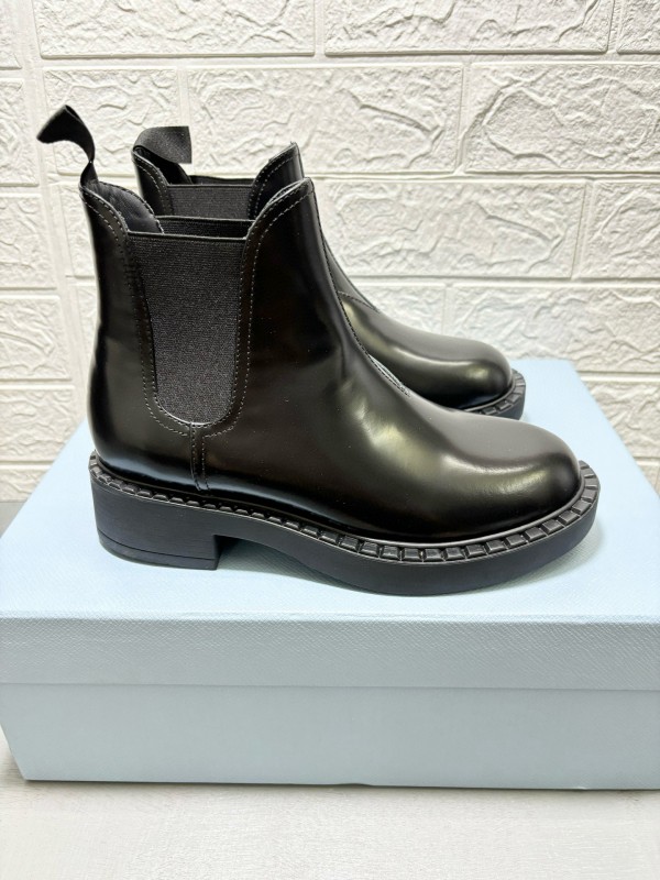 2024 Unisex Prada Black Patented Leather Imported Calfskin Chelsea Boots MJ00360