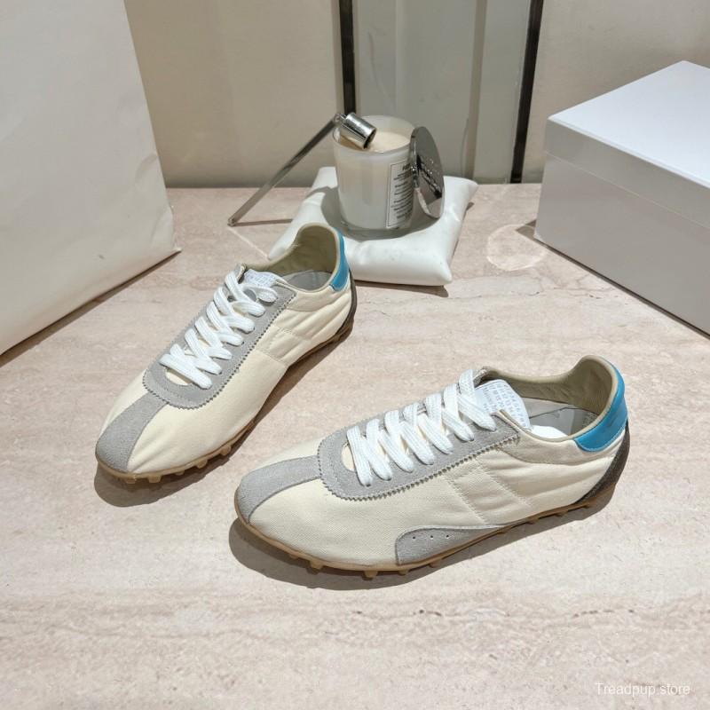 2025 Unisex MM6 Maison Margiela White Grey Nylon Suede Sneakers Distressed KFY00290