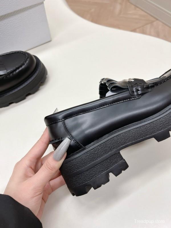 2025 Women Dior Black Leather Loafers KFY00350
