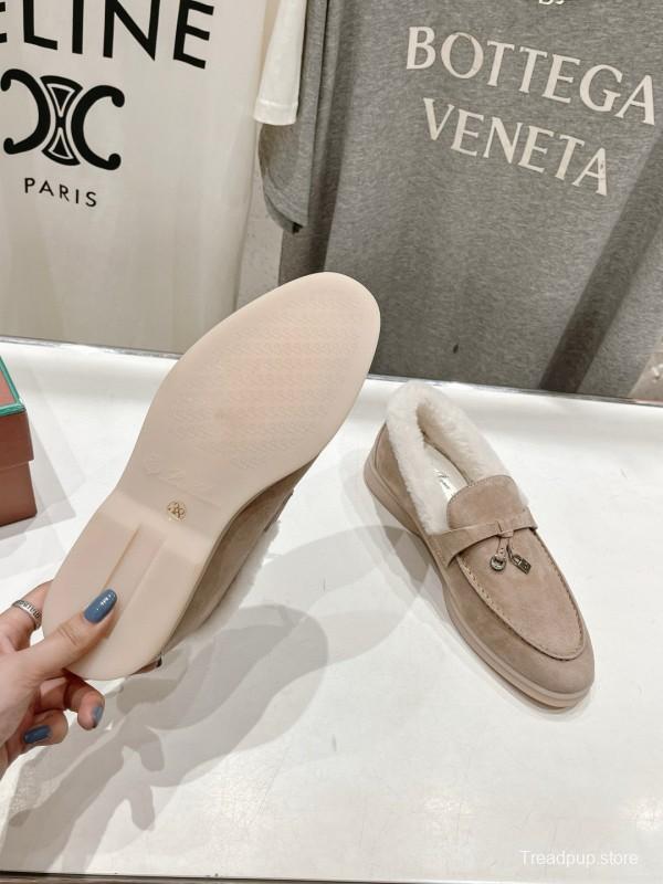2024 Women LP beige suede shearling loafers MJ00300