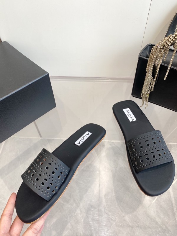 2025 Alaa Black Leather Slippers KFY00280
