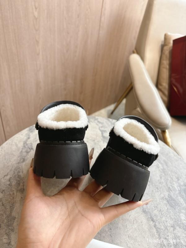 Gucci Mule Shoes with Horsebit Detail and Suede Wool Upper - LY00320